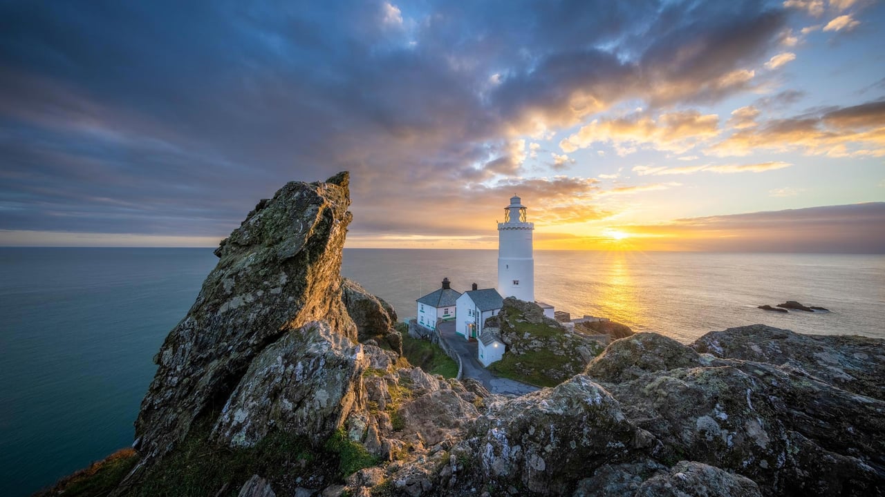 Start Point Lighthouse, South Devon, England (© Guy Edwardes/Minden Pictures) desktop wallpaper