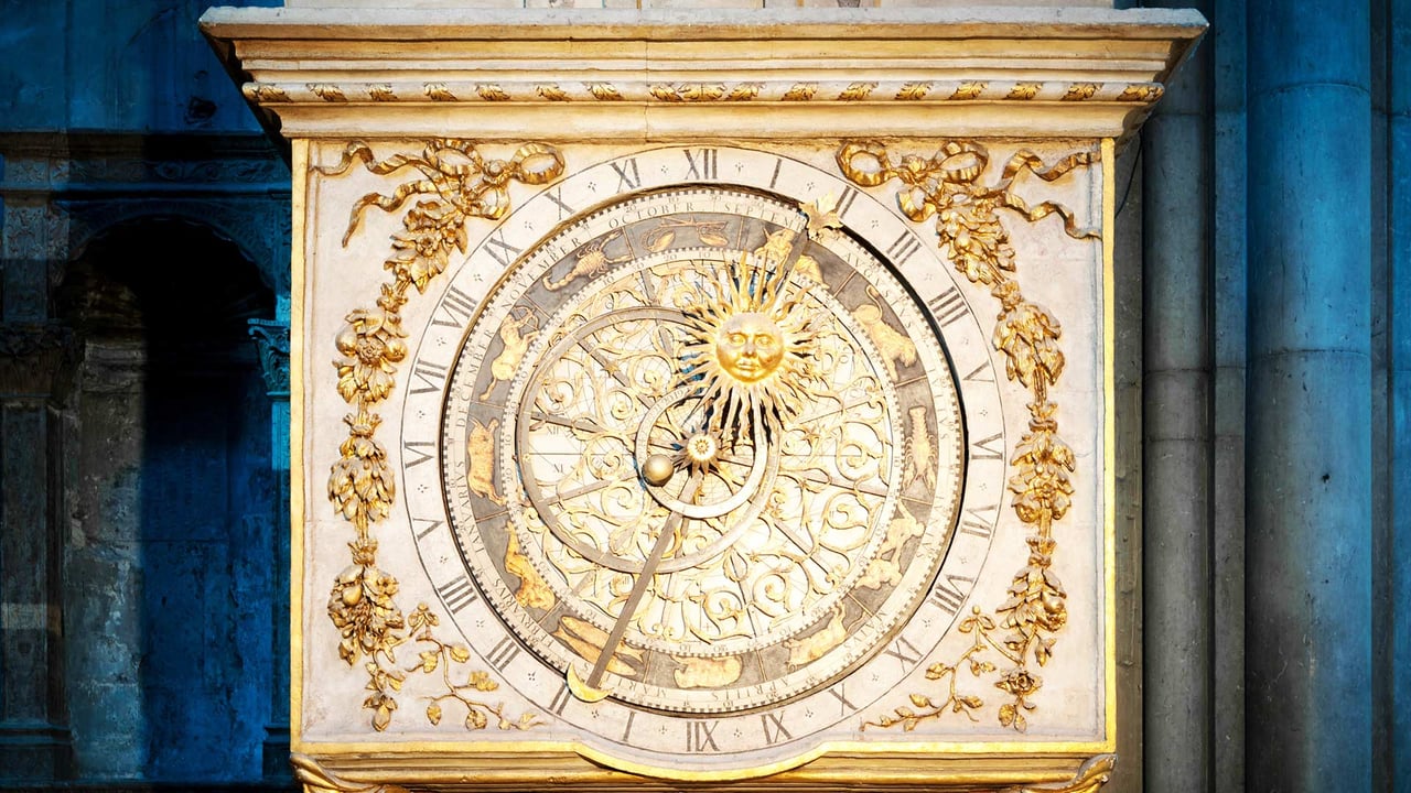 Horloge astronomique de la Cathédrale Saint-Jean de Lyon (© kyolshin/Panther Media GmbH/Alamy Stock Photo) desktop wallpaper