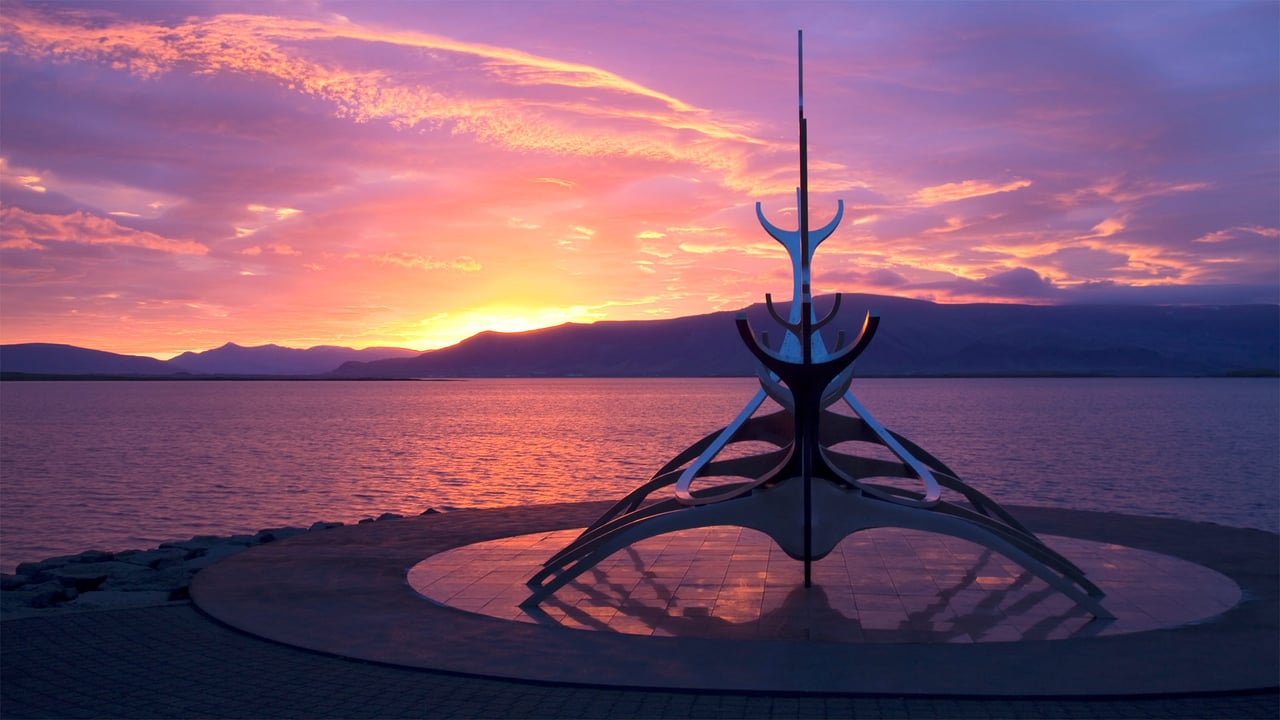 Sun Voyager sculpture by Jón Gunnar Árnason in Reykjavik, Iceland (© Martin Child/Getty Images Plus) desktop wallpaper