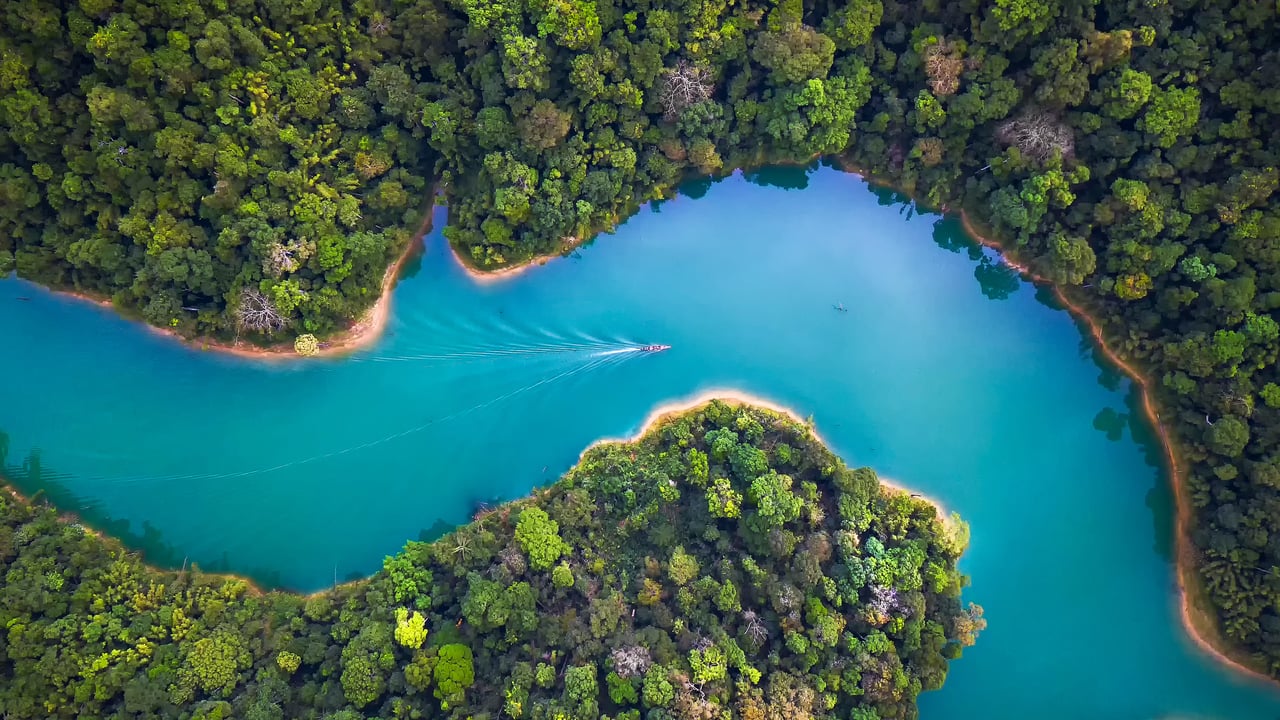 Aerial view of Khao Sok National Park, Surat Thani, Thailand (© Peetatham Kongkapech/Getty Images) desktop wallpaper