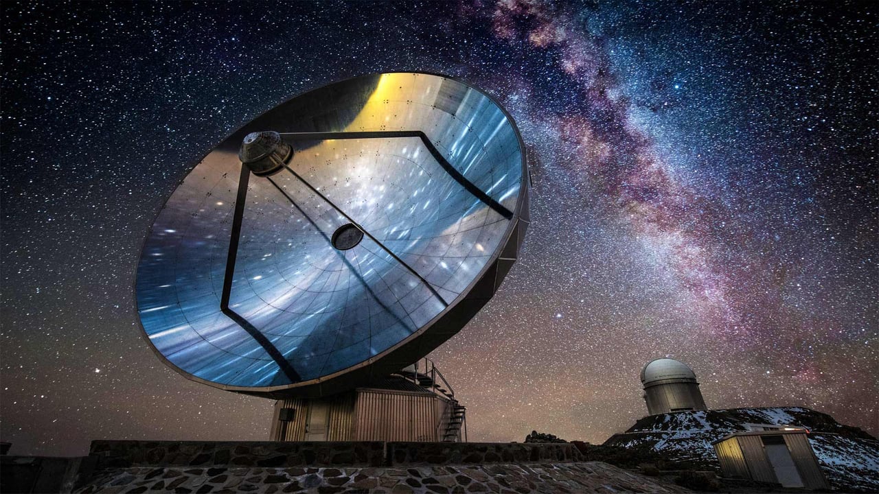 Swedish antenna at La Silla ESO Observatory, Chile (© Alberto Ghizzi Panizza/Getty Images) desktop wallpaper