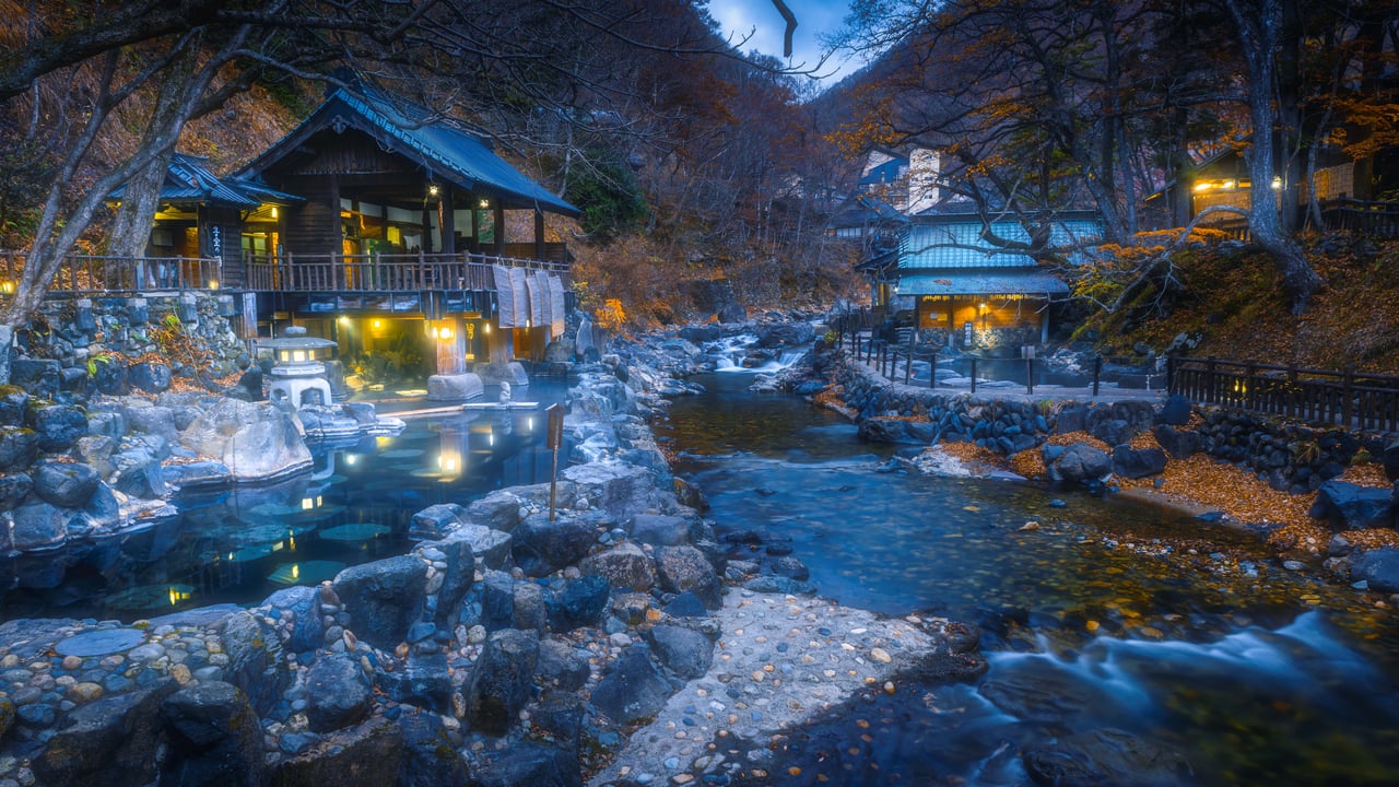 宝川温泉, 群馬 (© Marco Bottigelli/Moment/Getty images) desktop wallpaper