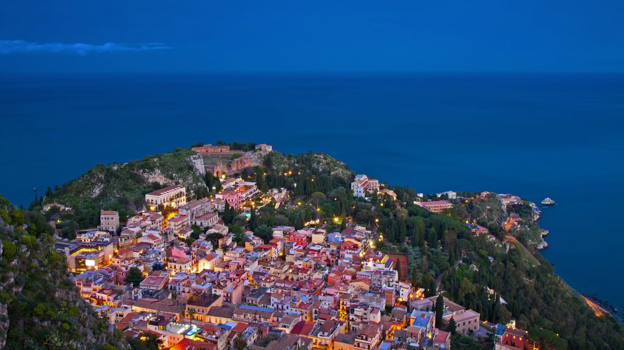 Taormina, Sicily, Italy (© Juergen Schonnop/Getty Images) desktop wallpaper