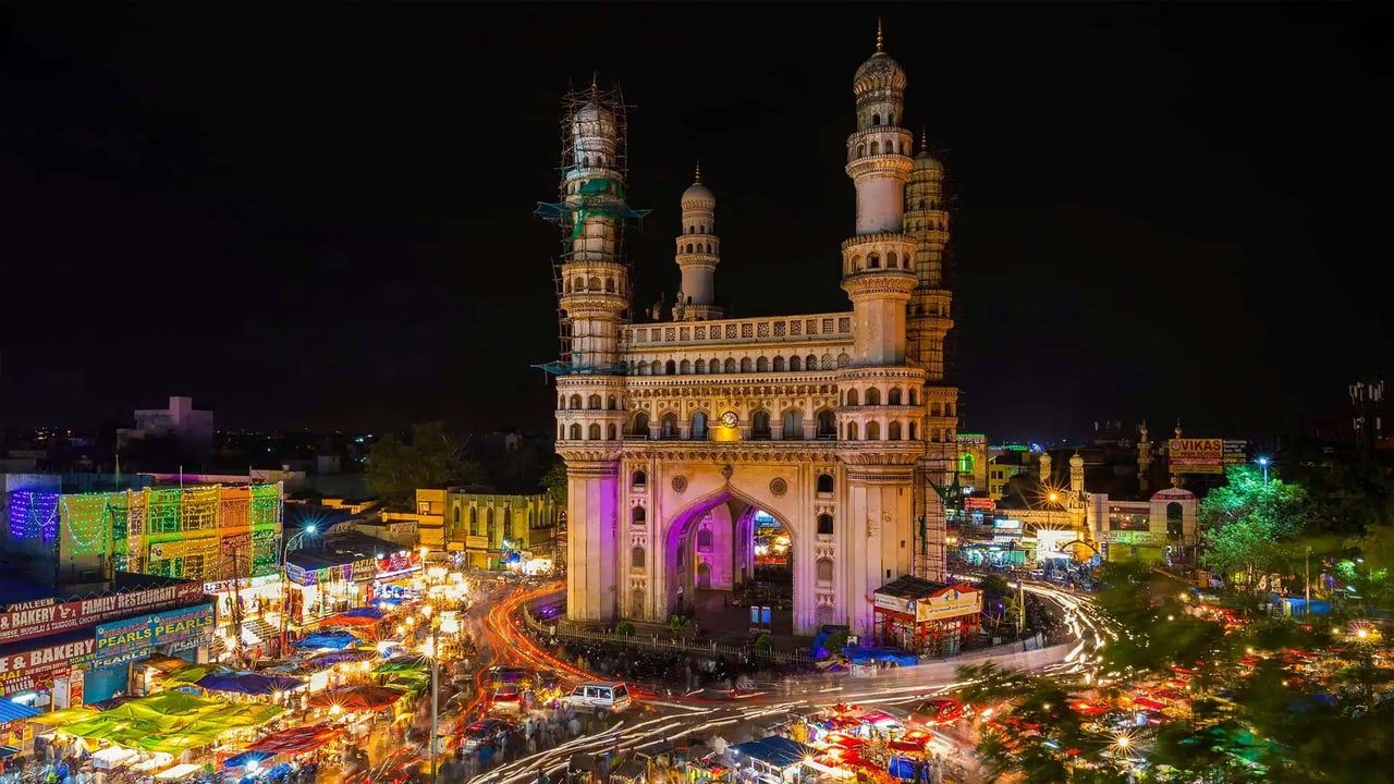 Charminar during Eid celebrations, Hyderabad, India (© Prudhvi Chowdary/iStock/Getty Images Plus) desktop wallpaper