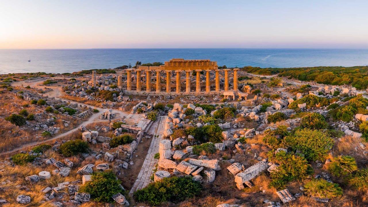 Temple E at Selinunte, Sicily, Italy (© Antonino Bartuccio/eStock) desktop wallpaper