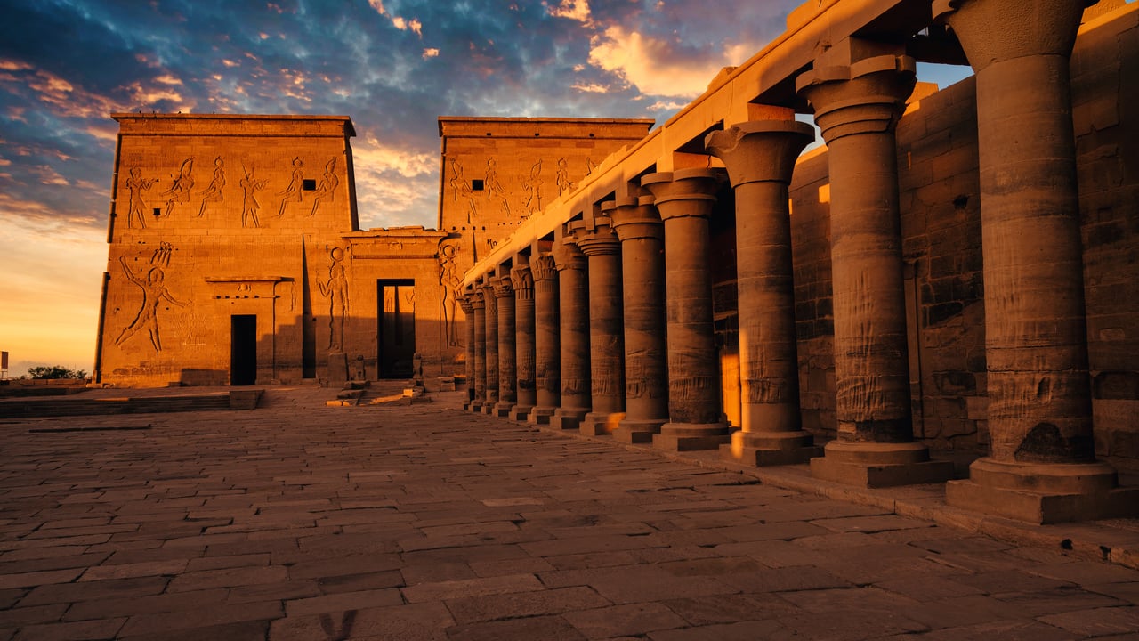 Temple of Philae (aka Temple of Isis), Aswan, Egypt (© Ratnakorn Piyasirisorost/Getty Images) desktop wallpaper