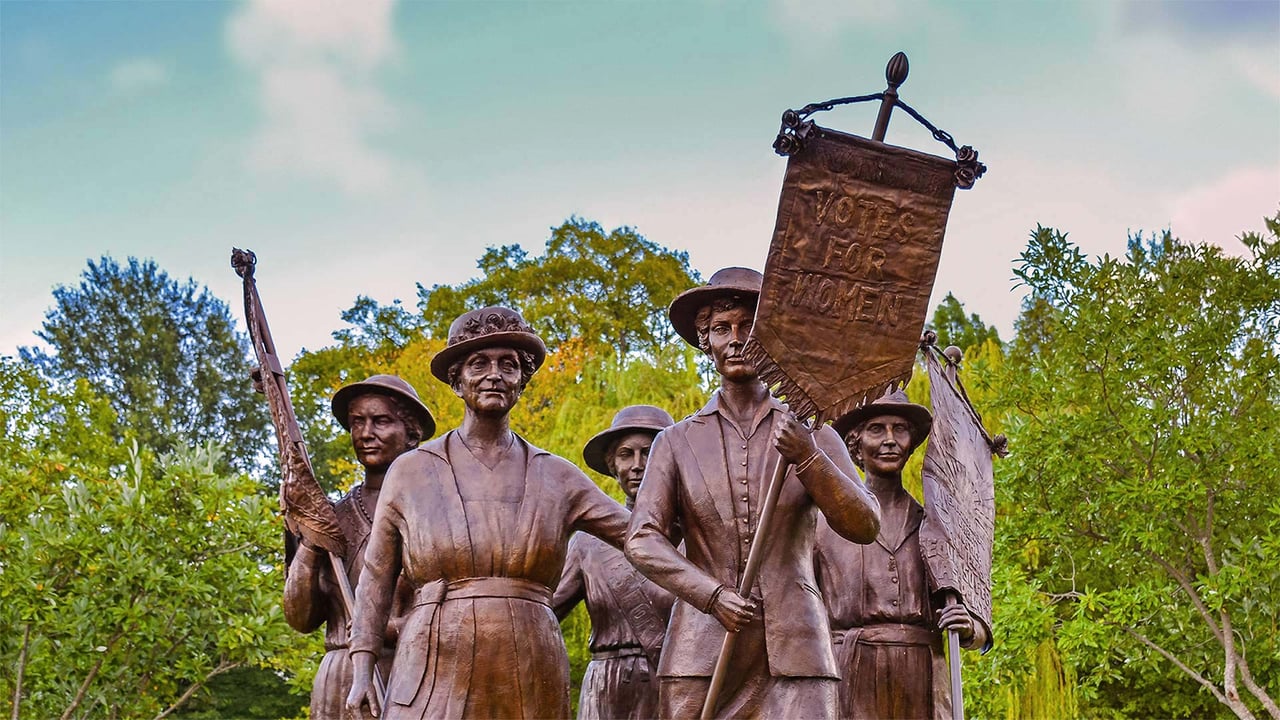 Tennessee Woman Suffrage Monument in Centennial Park, Nashville, Tennessee (© jejim120/Alamy) desktop wallpaper