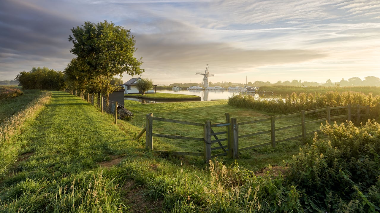 The Broads National Park, Thurne, Norfolk, England (© Steven Docwra/Getty Images) desktop wallpaper