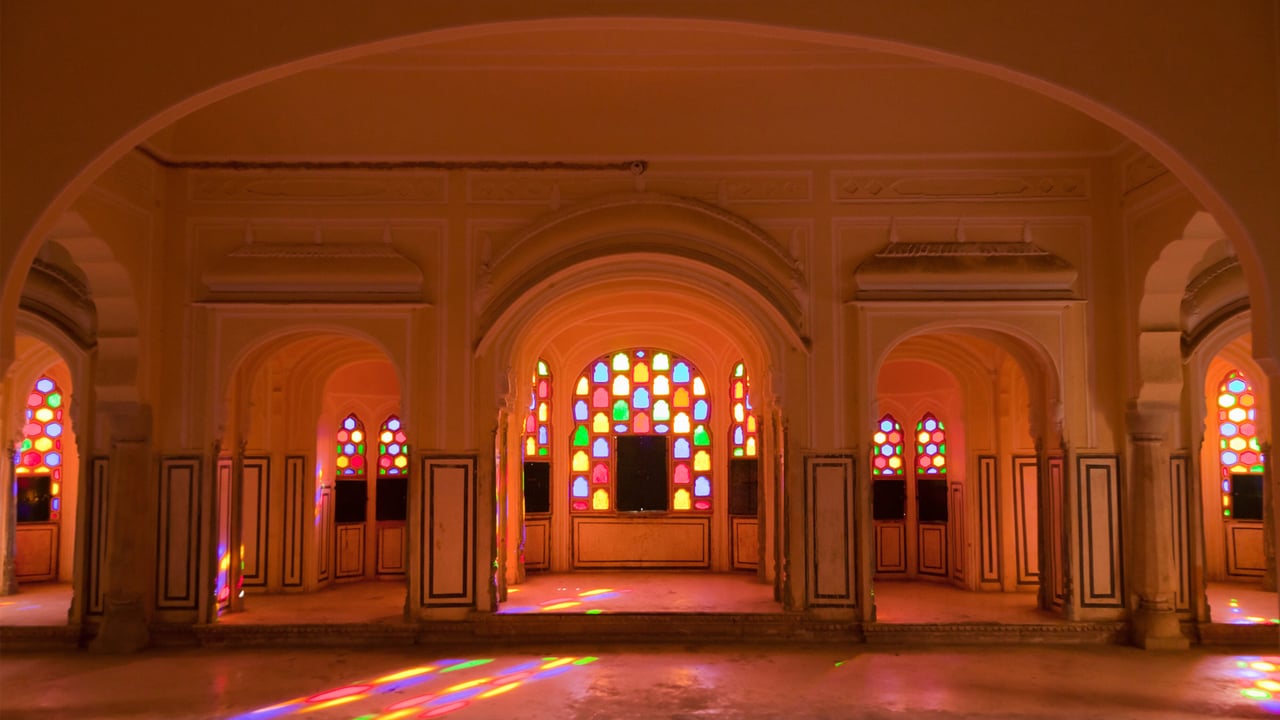 Interior of Hawa Mahal or Palace of Winds, India (© Inti St Clair/age fotostock) desktop wallpaper