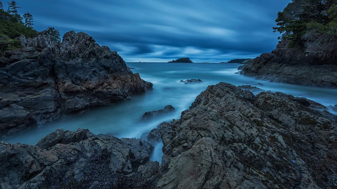 MacKenzie Beach, Tofino, British Columbia, Canada (© Robert Postma/Plainpicture/Design Pics) desktop wallpaper