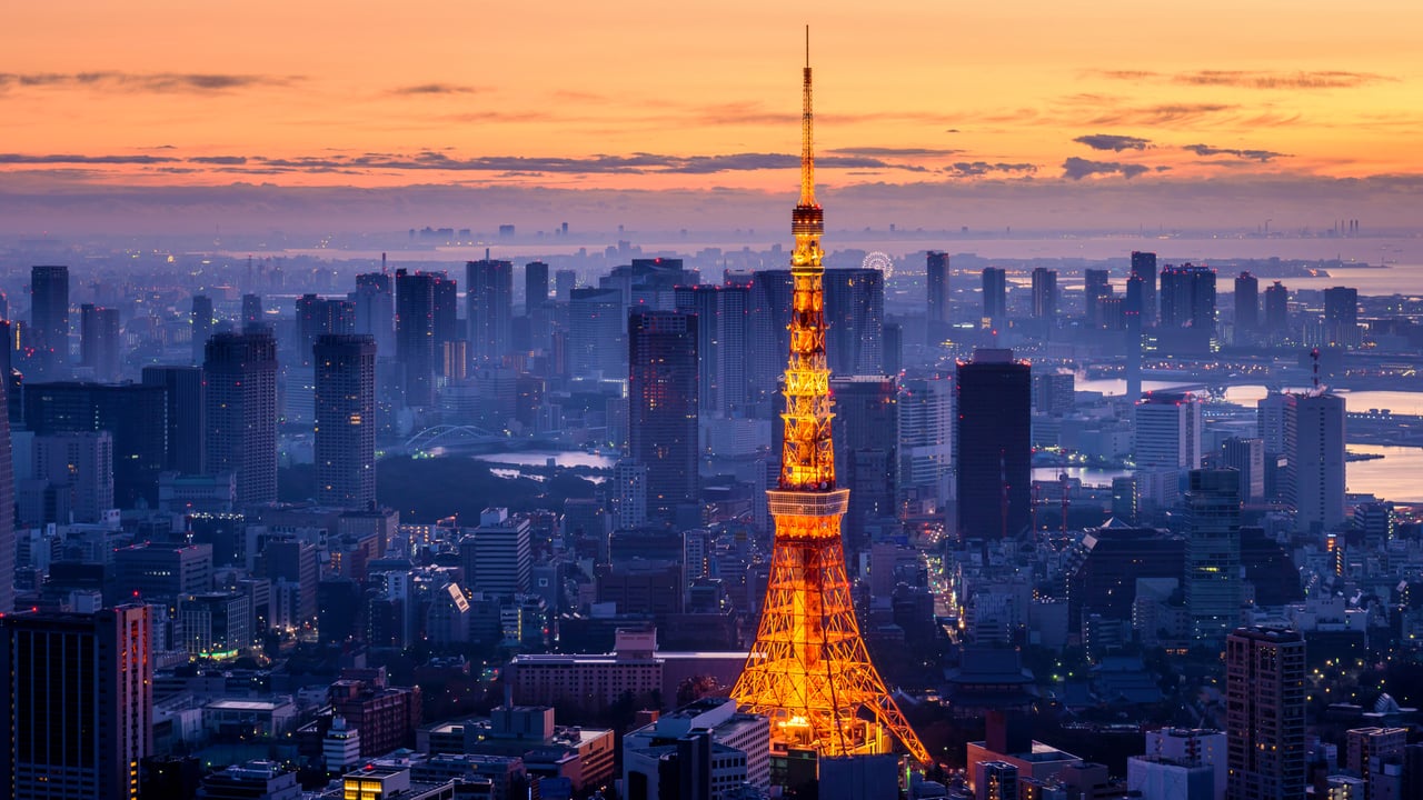 Tokyo Tower in Minato City, Tokyo, Japan (© Yukinori Hasumi/Getty Images) desktop wallpaper