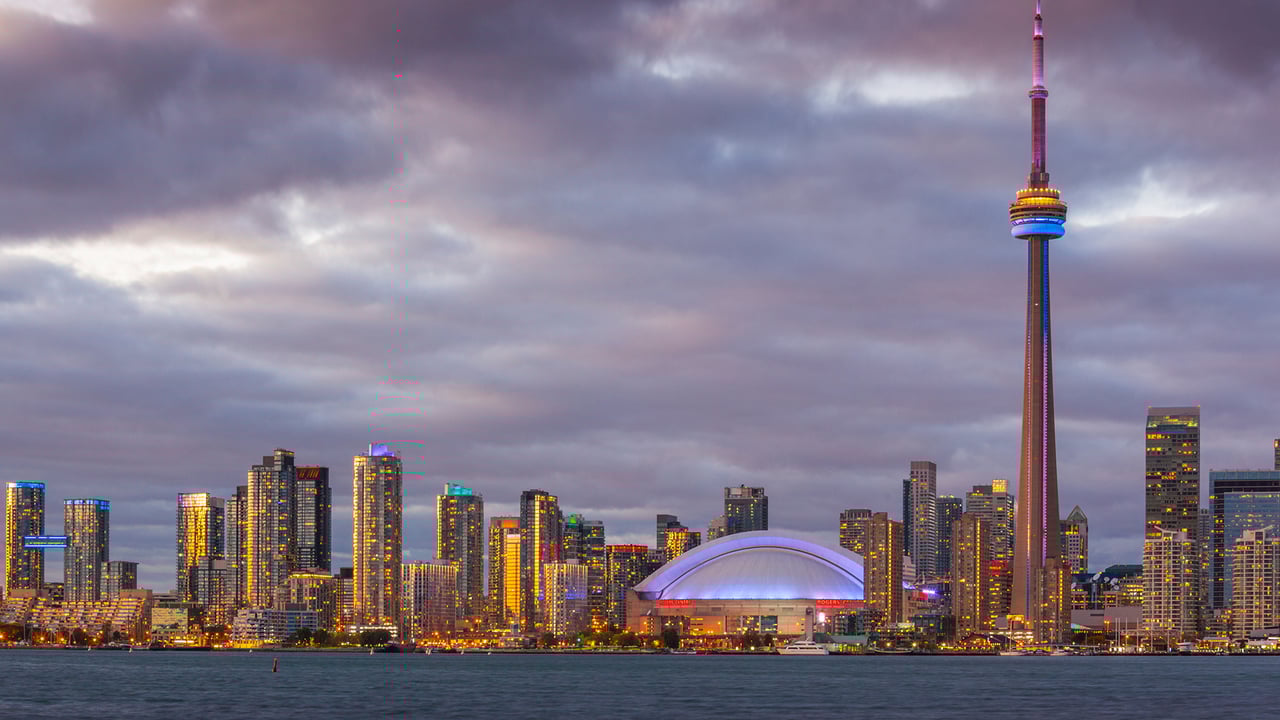 The Toronto skyline viewed from the Toronto Islands (© AWL Images/DanitaDelimont.com) desktop wallpaper