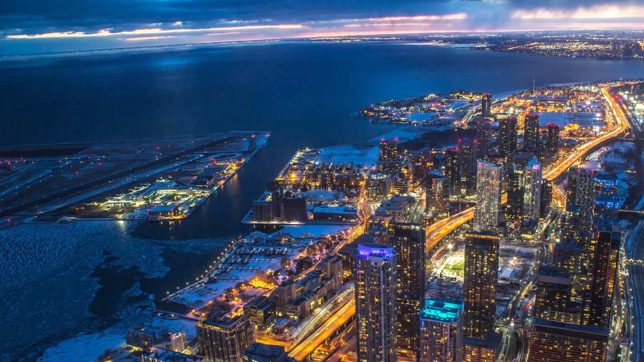 Lake Ontario in the winter season, Toronto (© Brendan Riley/Shutterstock) desktop wallpaper