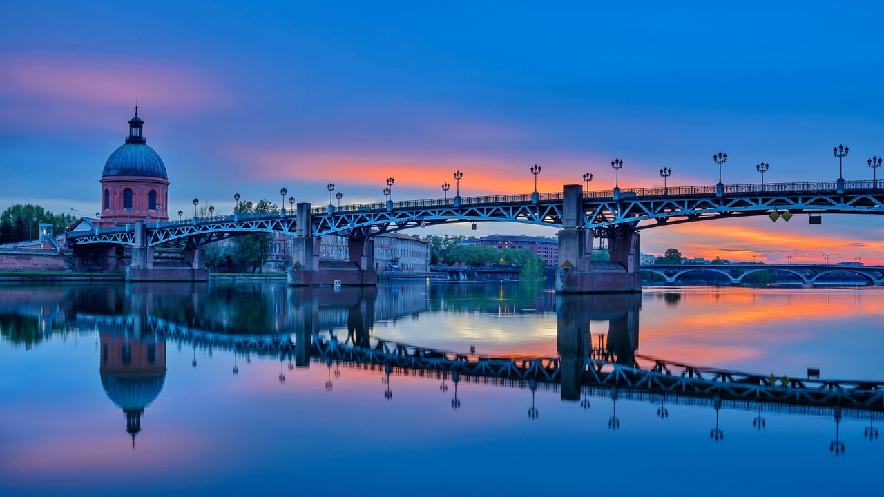 Pont St-Pierre across the Garonne River, Toulouse, France (© Image Professionals GmbH/Alamy) desktop wallpaper