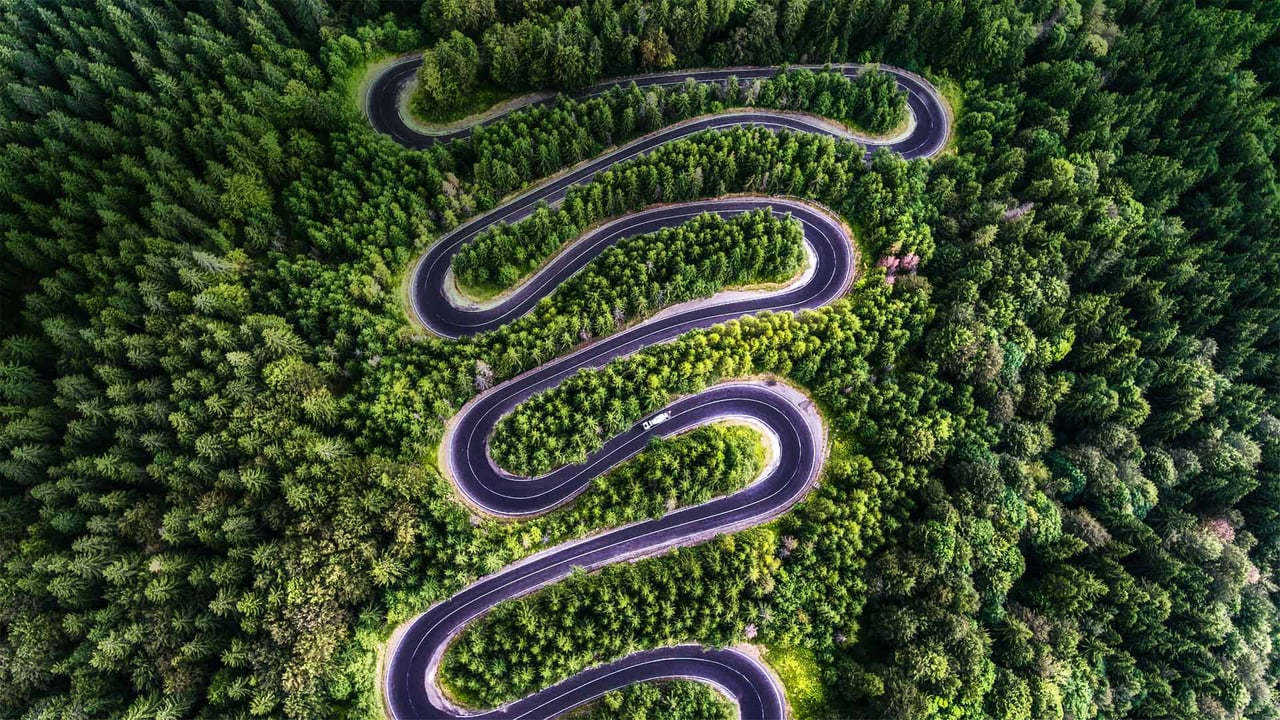 The Transfăgărășan in Transylvania, Romania (© Calin Stan/Shutterstock) desktop wallpaper