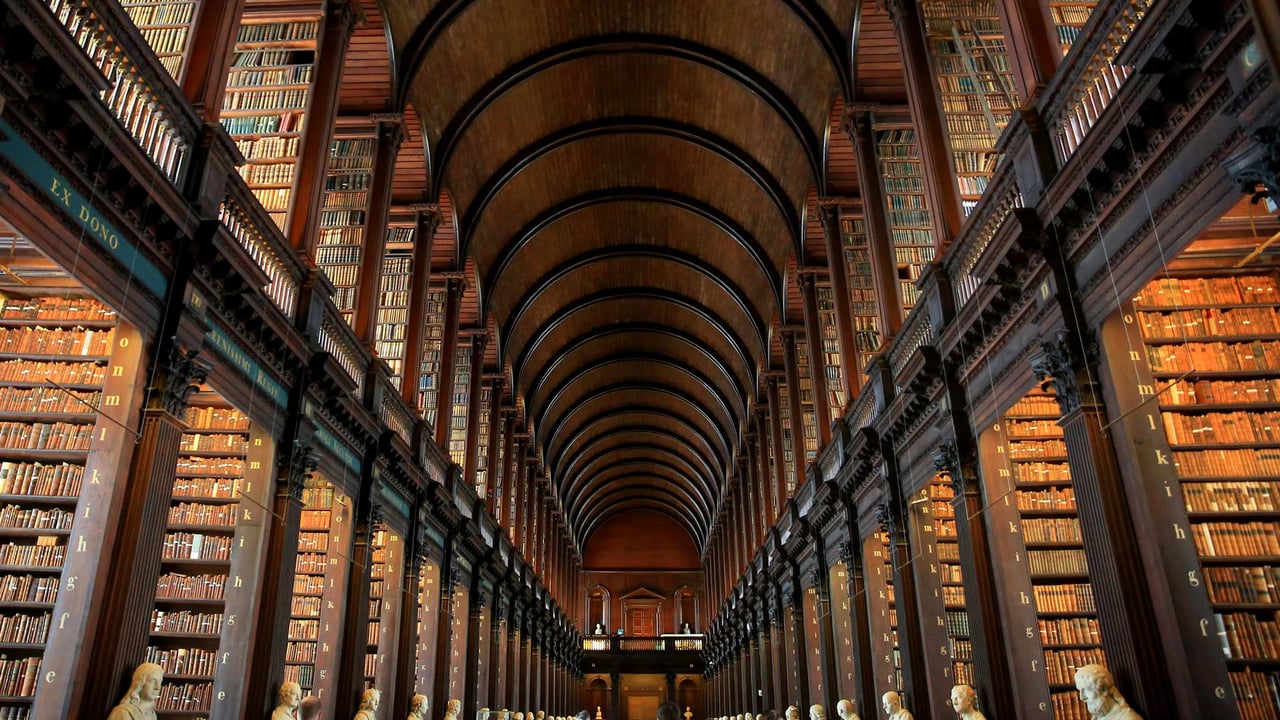 Library of Trinity College Dublin, Ireland (© Vincent Isore/Getty Images) desktop wallpaper