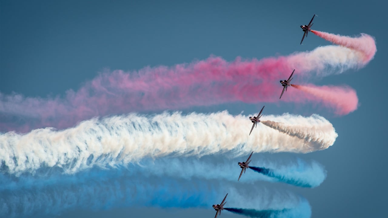 Red Arrows (© Wayland Standing/500px/Getty Images) desktop wallpaper