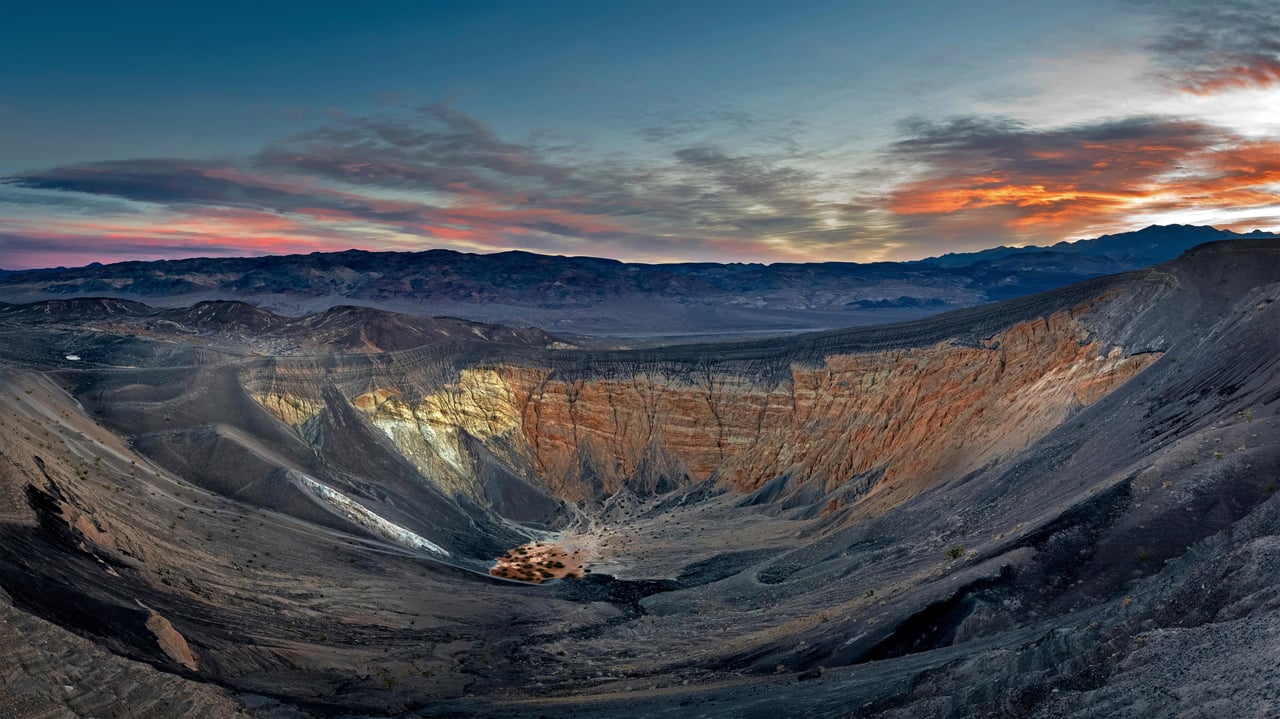 Ubehebe Crater in Death Valley National Park, California (© Albert Knapp/Alamy) desktop wallpaper