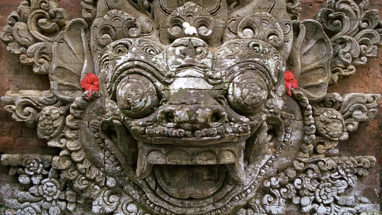 Stone carving at a temple in Ubud, Bali, Indonesia (© R. Schönebaum/plainpicture) desktop wallpaper