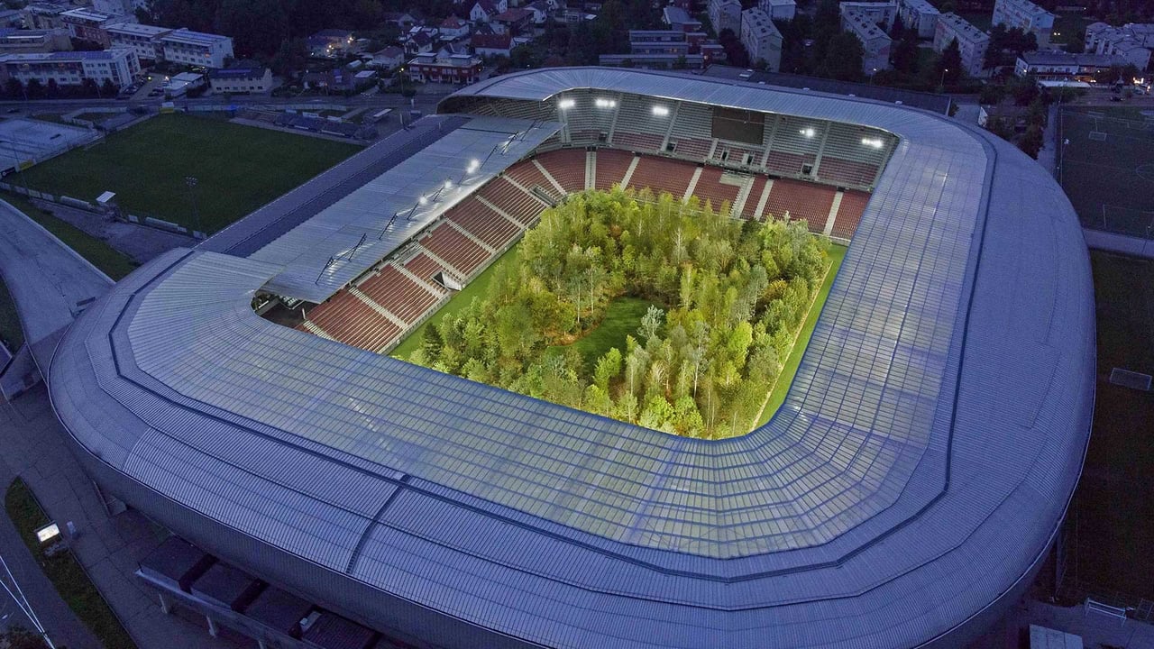 Das Kunstprojekt „For Forest. Die ungebrochene Anziehungskraft der Natur“ von Klaus Littmann im Wörthersee Stadion, Klagenfurt, Österreich (© UNIMO) desktop wallpaper