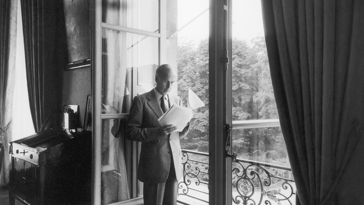 Valéry Giscard d'Estaing reçoit Paris Match à l'Elysée, Août 1979 (© GAROFALO Jack/Contributor/Getty Images) desktop wallpaper