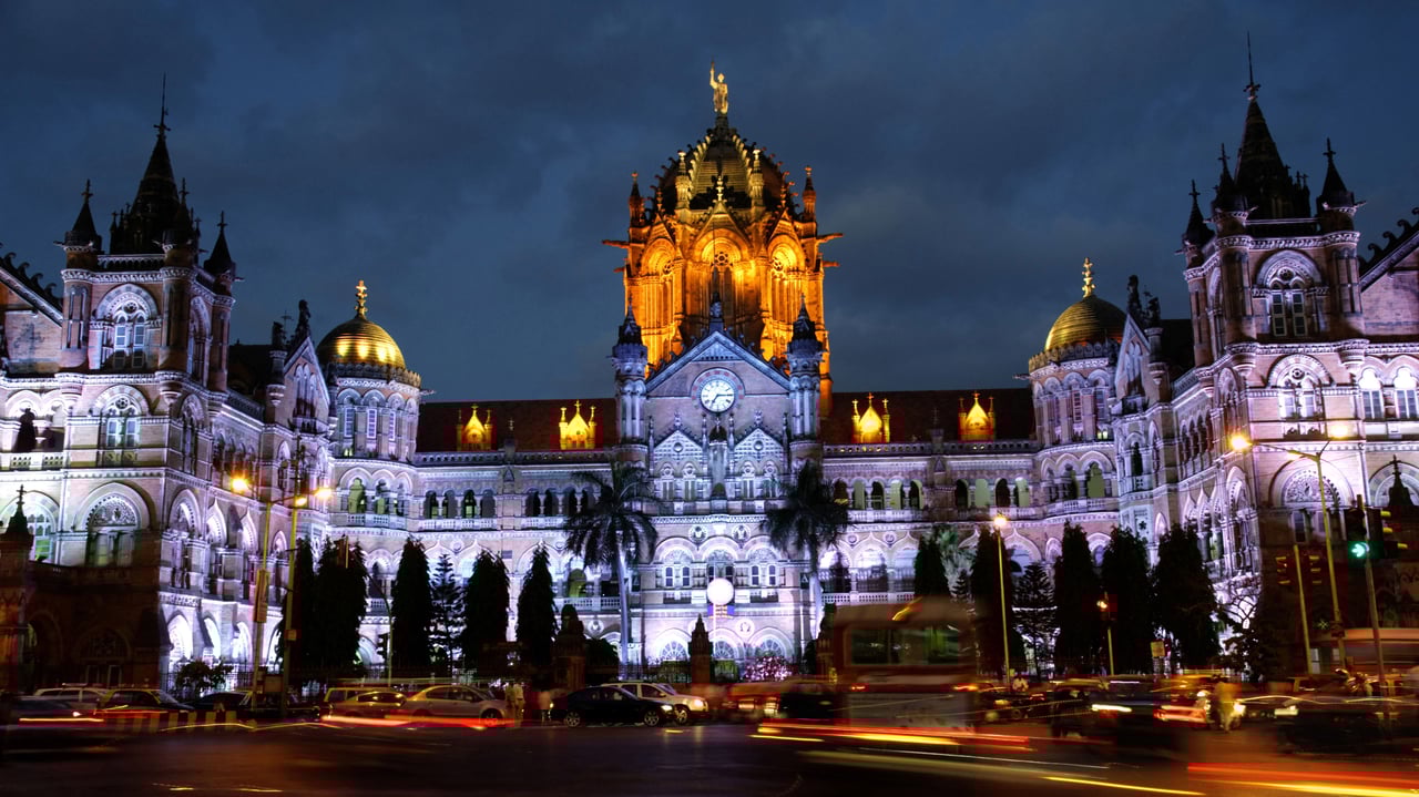 CST station Mumbai, illuminated for Republic Day (© R Modi/Dinodia Photo/age fotostock) desktop wallpaper