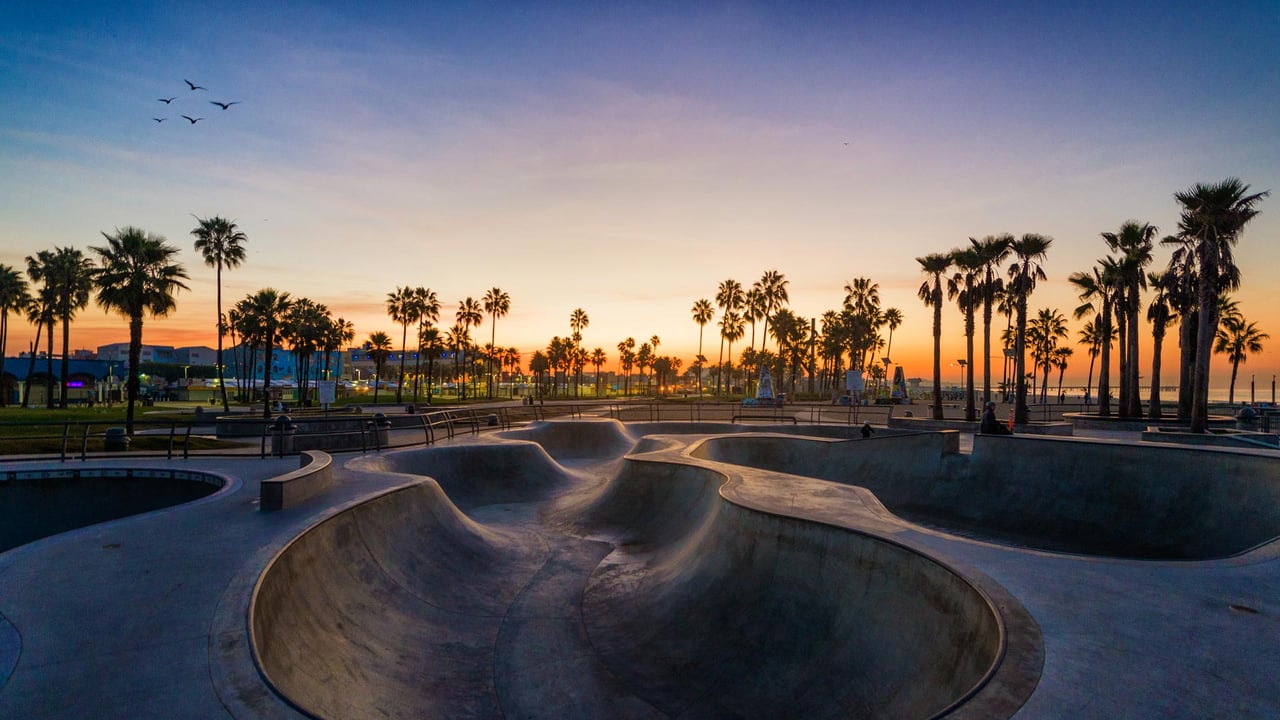 Venice Skatepark at sunset, Los Angeles, California (© EXTREME-PHOTOGRAPHER/Getty Images) desktop wallpaper