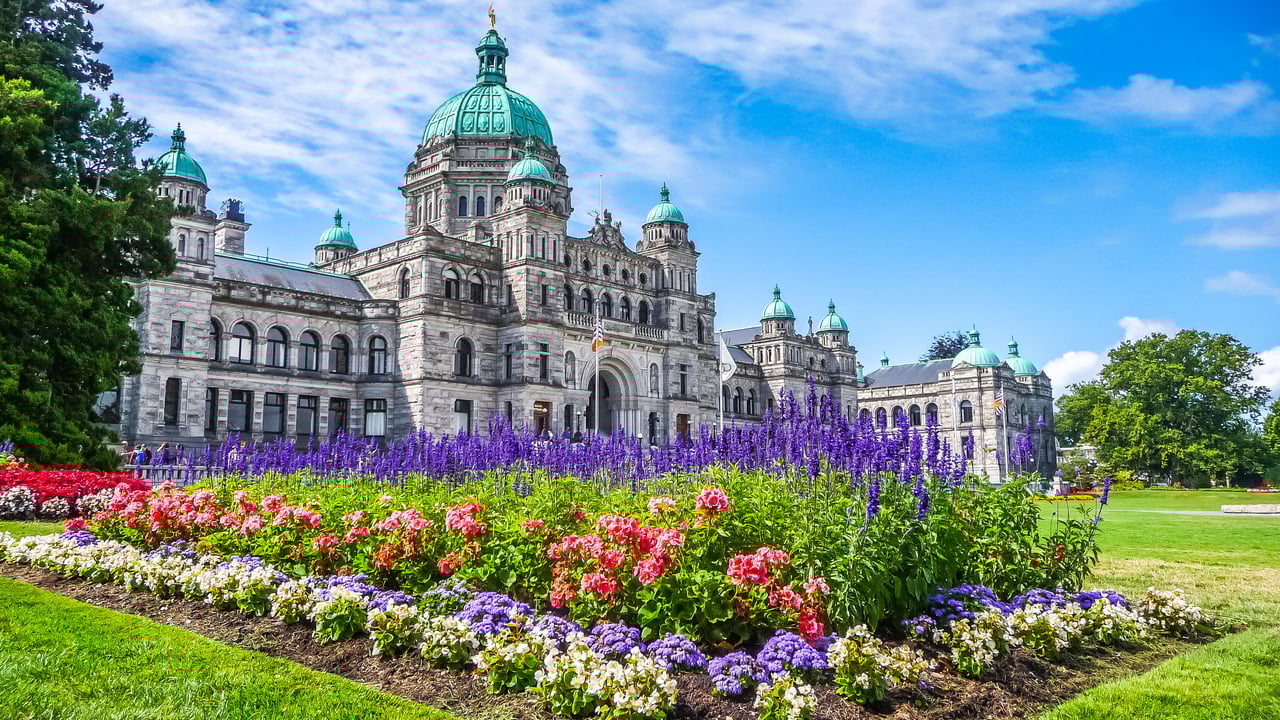 British Columbia Parliament Buildings (© bluejayphoto/Getty Images) desktop wallpaper
