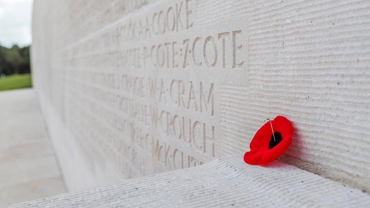 Battle site encompassing Commonwealth graves, historical remains and a memorial and interpretation centre at Vimy Ridge, France (© David Broadbent/Alamy Stock Photo) desktop wallpaper