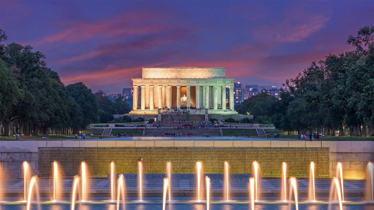 Rainbow Pool and the field of stars in the World War II Memorial with the Lincoln Memorial in the background, Washington, DC (© Sean Pavone/Getty Images) desktop wallpaper