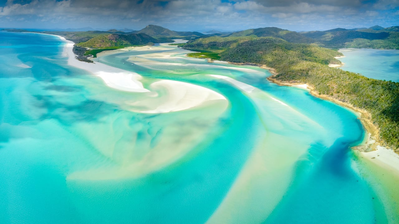Whitehaven Beach, Whitsunday Island, Queensland, Australia (© Coral Brunner/Shutterstock) desktop wallpaper
