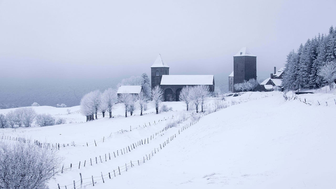 Église Notre-Dame-des-Pauvres, Aubrac, Aveyron (© CAVALIER Michel/hemis.fr/Alamy photo stock) desktop wallpaper