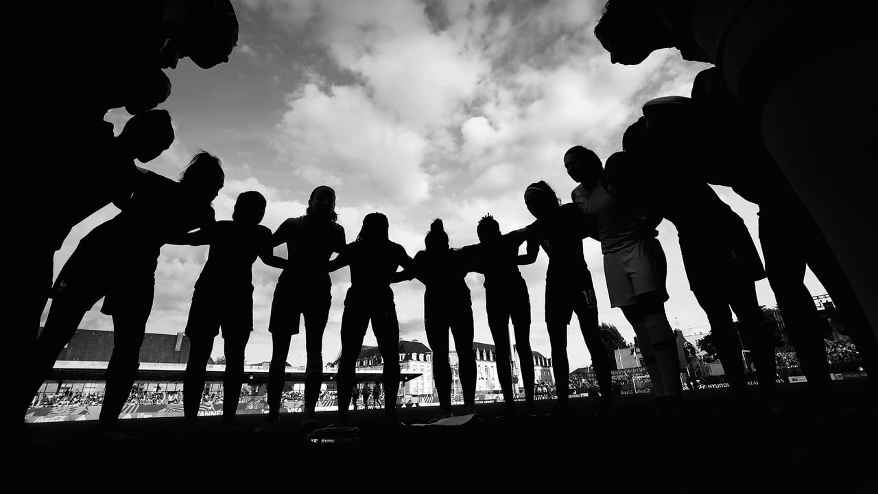 France players in a huddle prior to their semi-final match against Spain at the Fifa U-20 Women's World Cup (© Alex Grimm/Fifa via Getty Images) desktop wallpaper