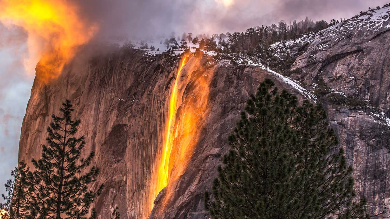 Firefall at Horsetail Fall, Yosemite National Park, California (© Gregory B Cuvelier/Shutterstock) desktop wallpaper