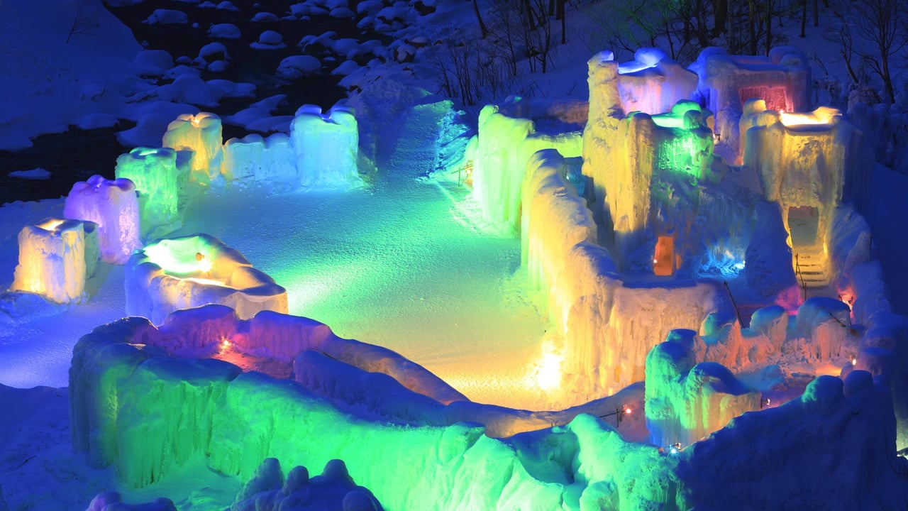 「層雲峡氷瀑まつり」北海道, 上川町 (© JTB MEDIA CREATION, Inc./Alamy Stock Photo) desktop wallpaper