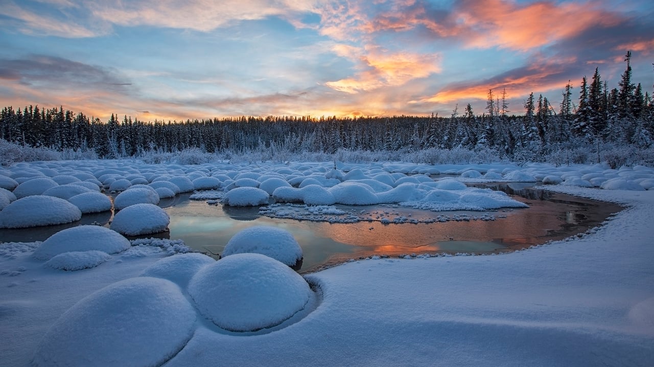 Red clouds at sunset over McIntyre Creek in Whitehorse, Yukon (© Robert Postma/plainpicture/Design Pics) desktop wallpaper