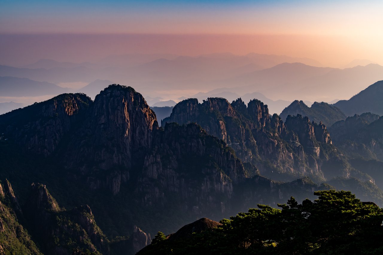 Sunrise on the mountain desktop wallpaper