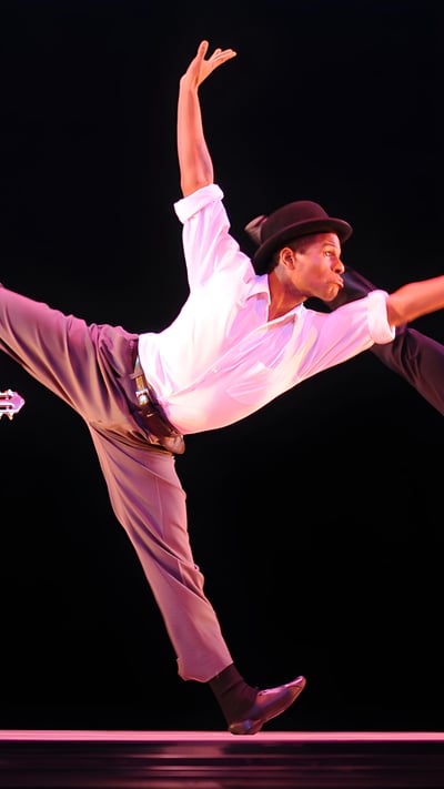 The Alvin Ailey American Dance Theater rehearsing 'Uptown,' 2009, New York (© STAN HONDA/AFP via Getty Images) mobile wallpaper