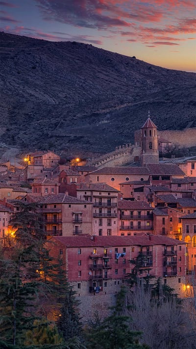 Albarracín, Spain (© Domingo Leiva/Getty Images) mobile wallpaper
