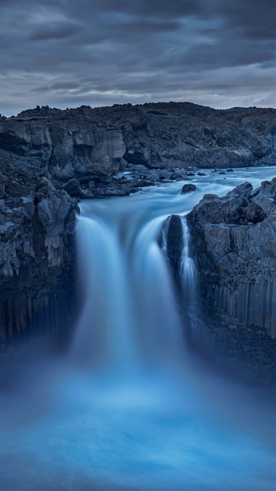 Aldeyjarfoss waterfall in northern Iceland's interior landscape (© Jim Patterson/Tandem Stills + Motion) mobile wallpaper