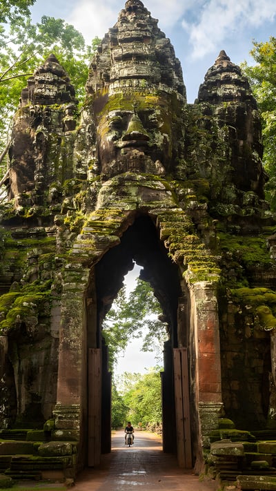 North Gate of Angkor Thom, Angkor Archaeological Park, Cambodia (© Amazing Travel Lifestyle/Shutterstock) mobile wallpaper