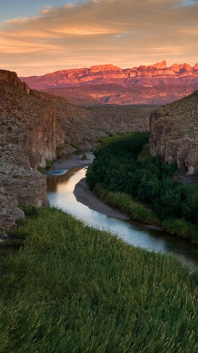 View of the Rio Grande in Big Bend National Park, Texas (© Ian Shive/Tandem Stills + Motion) mobile wallpaper