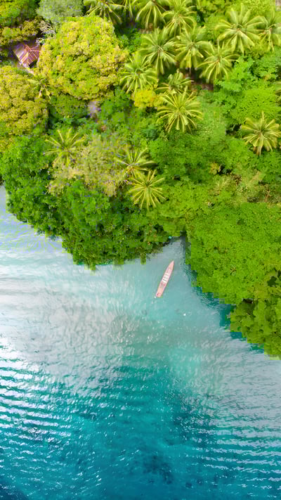 Blue lagoon at Pulau Ay, Banda Islands, Indonesia (© fabio lamanna/Alamy) mobile wallpaper