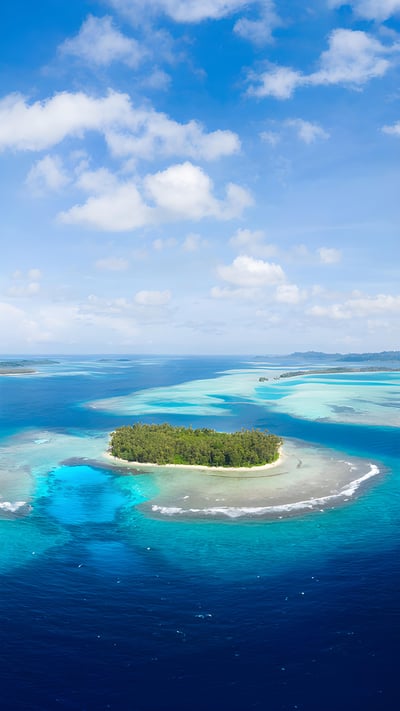Banyak Islands, Sumatra, Indonesia (© fbxx/Getty Images) mobile wallpaper