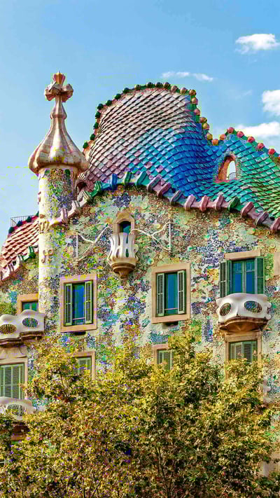 Casa Batlló in Barcelona, Catalonia, Spain (© Marco Arduino/Sime/eStock Photo) mobile wallpaper