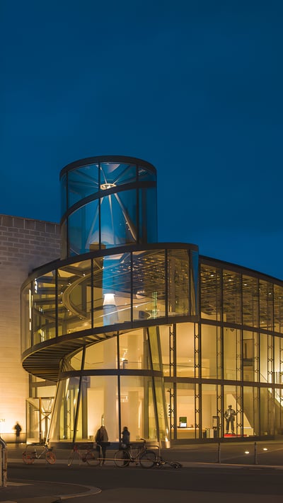 Pei-Bau des Deutschen Historischen Museums in Berlin (© Westend61/Getty Images) mobile wallpaper