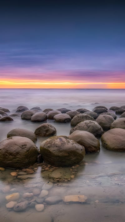 Sunset on Bowling Ball Beach, Mendocino County, California (© Melo Qiao/Getty Images) mobile wallpaper