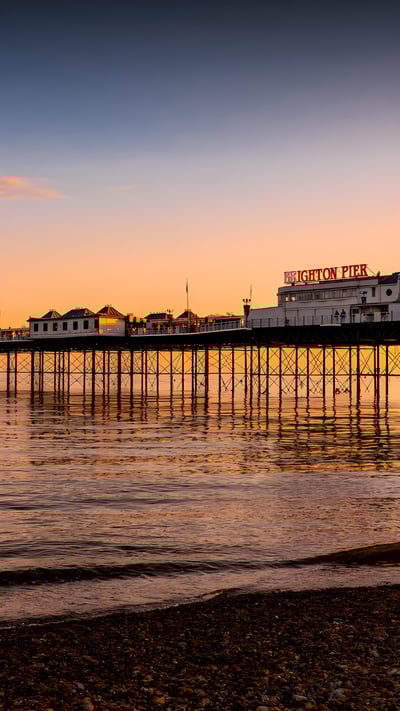 Brighton Palace Pier, Brighton, England (© Michael Jewes/iStock/Getty Images) mobile wallpaper