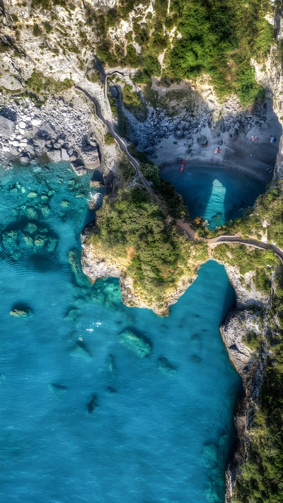 阿科马尼奥海滩,卡拉布里亚,意大利 (© Alessio de Cicco/Getty Images) mobile wallpaper
