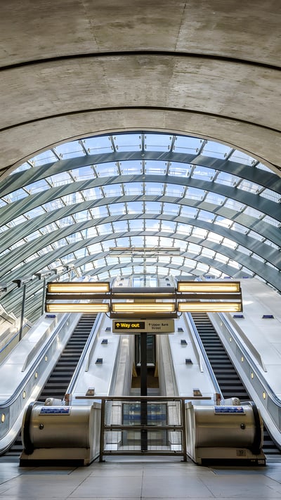 Canary Wharf underground station, London (© AWL Images/DanitaDelimont.com) mobile wallpaper